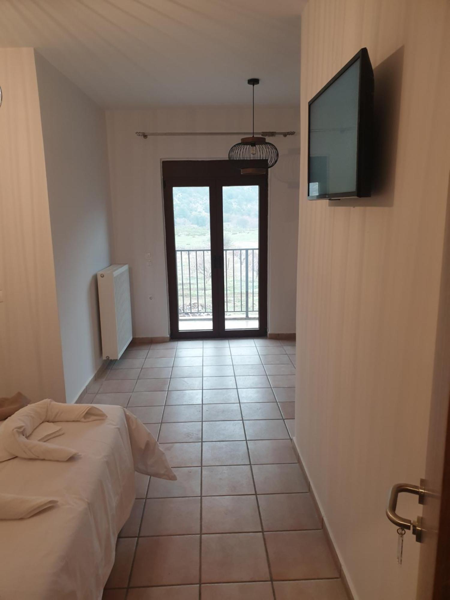 To Ellinikon Apartment Omalos Exterior photo